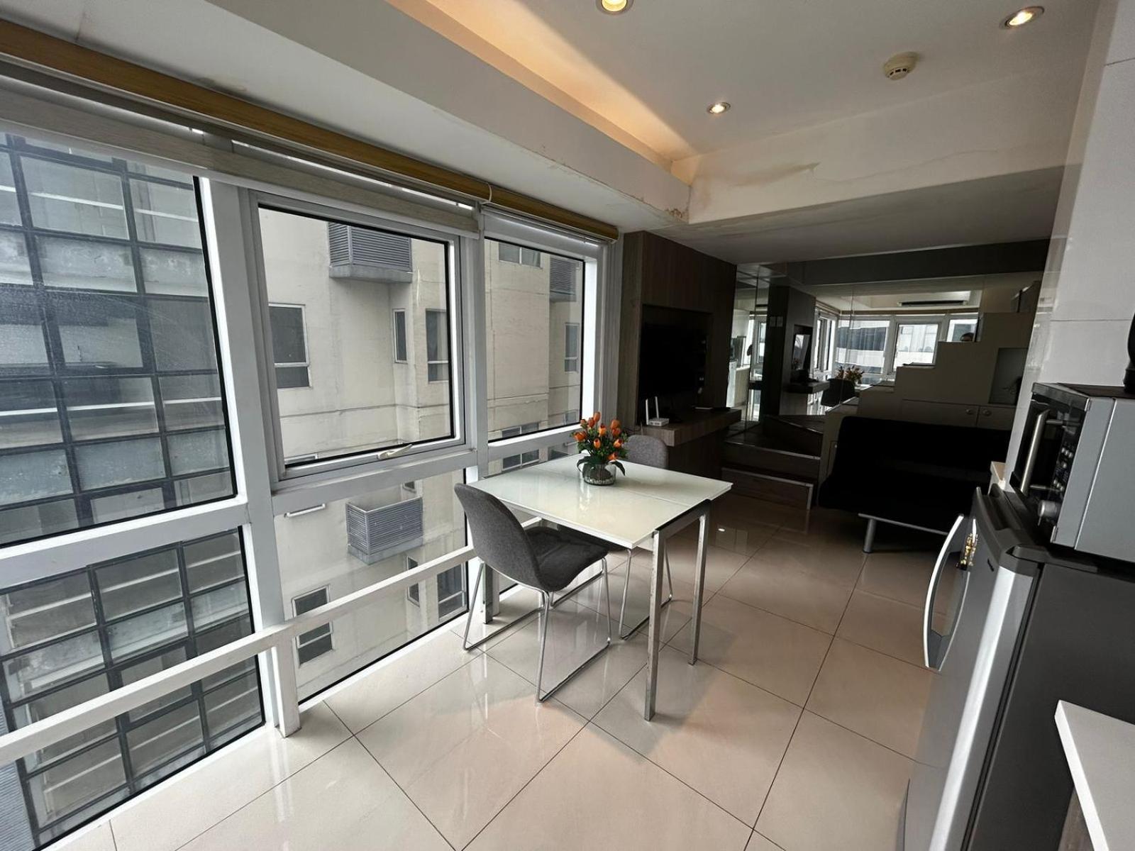 Oasis Regency @ Fort Victoria Bgc Taguig Exterior foto